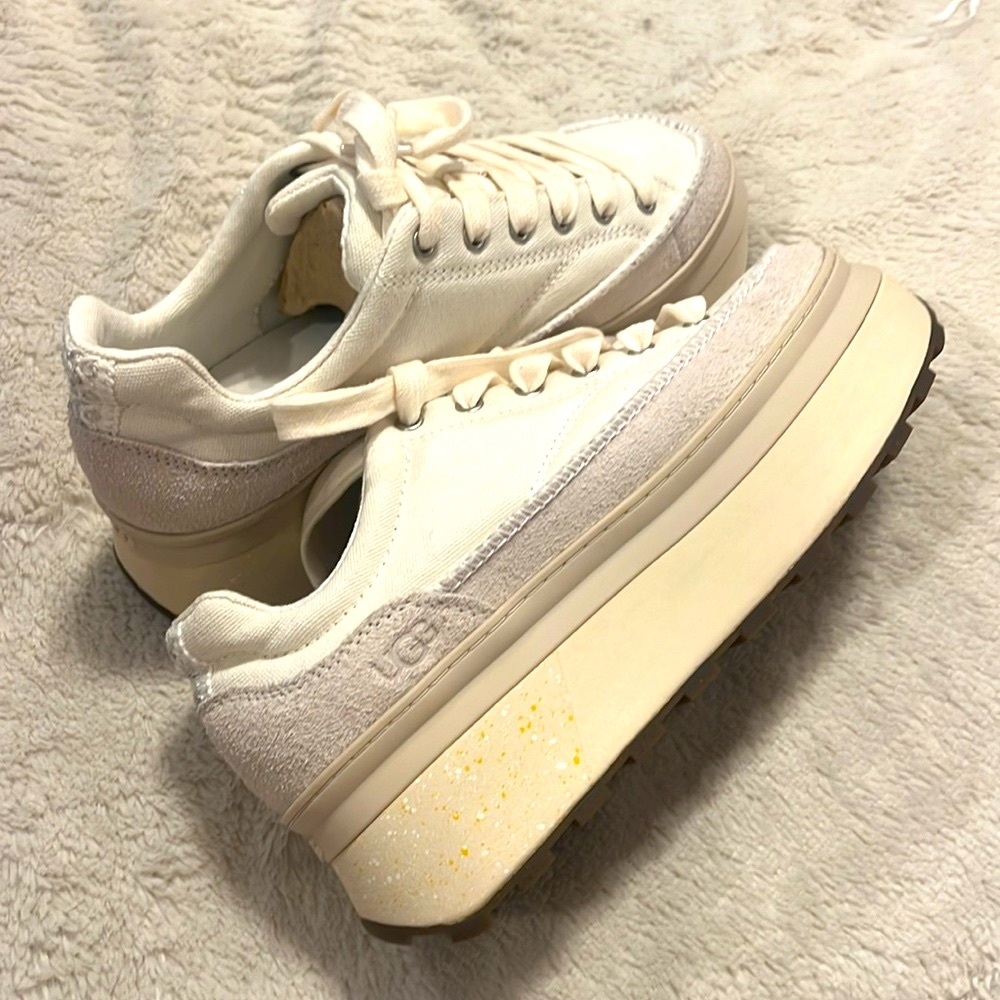 UGG NEW platform canvas sneaker size 7 - off white/cream
